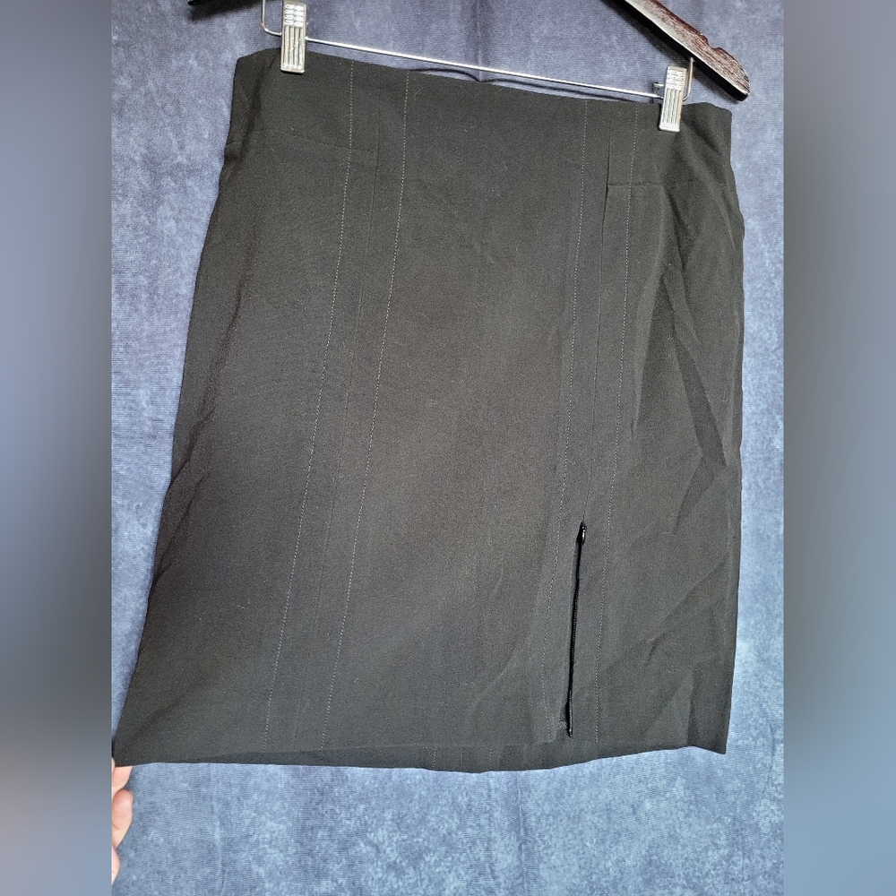 ✨️3/$25✨️ Reitmans Black Pencil Skirt With Optional Slit At Front
